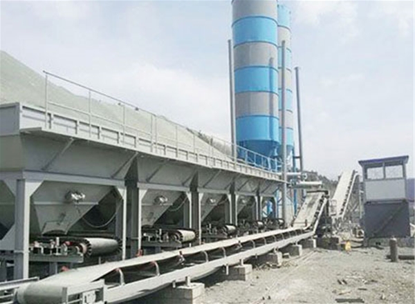WDJ-600型哈爾濱穩(wěn)定土拌和站使用現場
